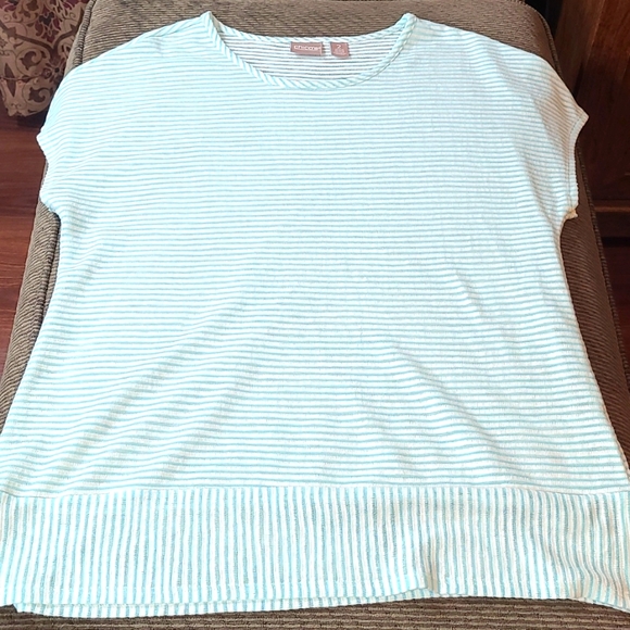 Chico's Perfect Summer Blouse - Picture 12 of 14